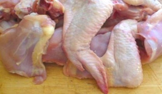 Vânzarea de carne de pui injectată cu apă, interzisă în Bulgaria